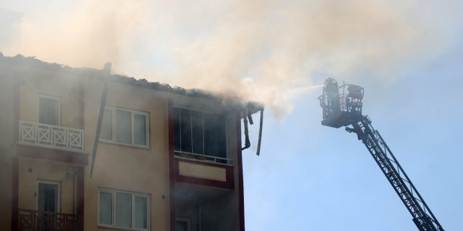 Korkutan yangın: Gökyüzü siyaha büründü, komşularını kapılarını çalarak kurtardı