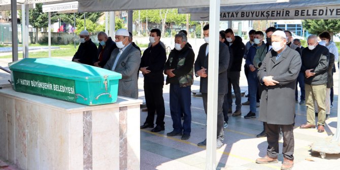 Evinde ölü bulunan Şükriye, toprağa verildi