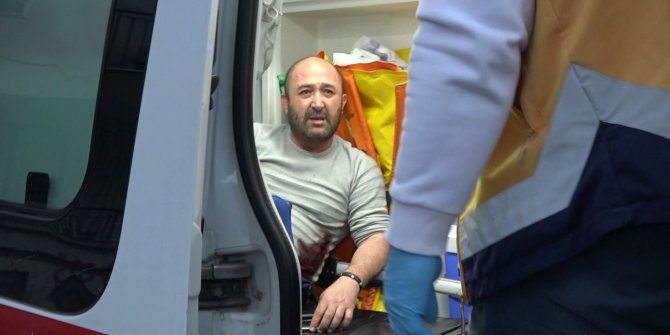 Balkon kapısını açmasına sinirlendiği annesini darbetti, erkek arkadaşını bıçakladı