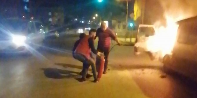Suriyeli komşularının ekmek teknesi alev aldı, mahalleli seferber oldu