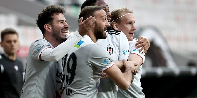 Beşiktaş 3 puanı 3 golle aldı