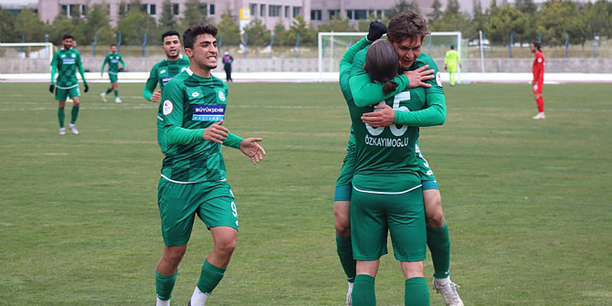 1922 Konyaspor evinde güldü!