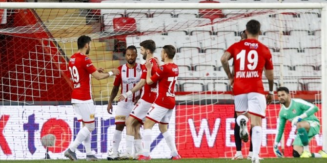 Antalyaspor, Süper Lig'de 25. sezonunda 1002 puana ulaştı