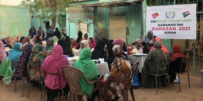 Sudan: Turska humanitarna organizacija IHH priredila iftar za djecu bez roditelja