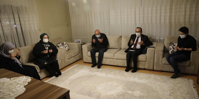 Ο υπουργός Selçuk ήταν ο προσκεκλημένος του σπιτιού του Βετεράνου της Κύπρου, γνωστού ως “Reşat Baba” στο iftar.