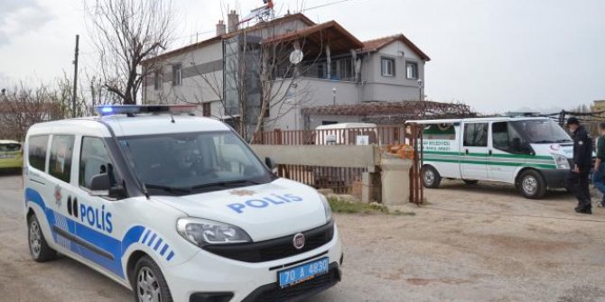 Traktörün çapa makinesine sıkışan çift yaşamını yitirdi