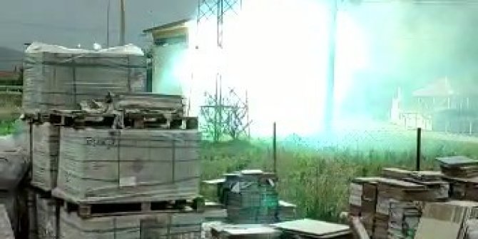 Trafo bomba gibi patlattı