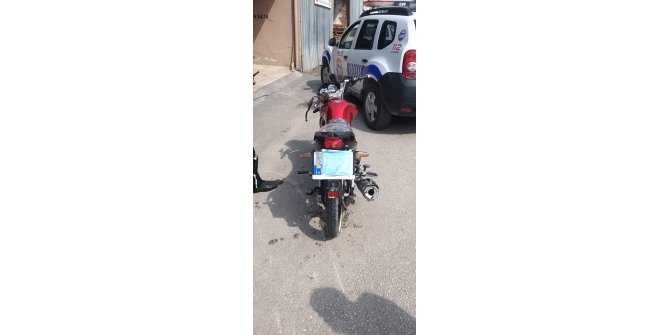 Maskeyi yüzü yerine motosikletinin plakasına takan sürücüye 7 bin 465 TL ceza