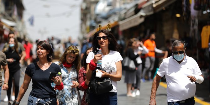 İsrail'de açık alanlarda maske zorunluluğu kaldırıldı