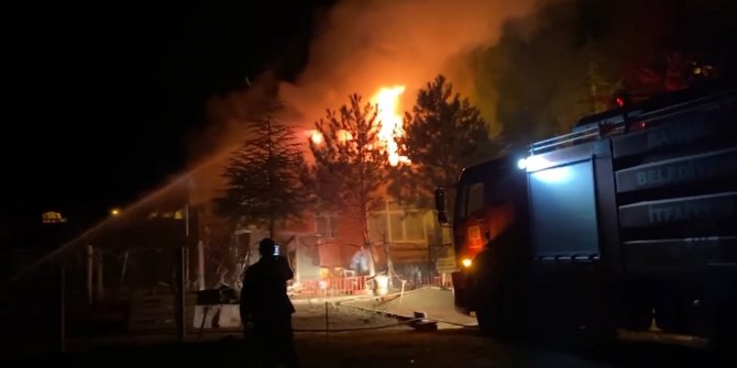 Yaşlı çift, sesleri duyunca ‘hırsız geldi’ zannetti: Evlerinin yandığını gördü