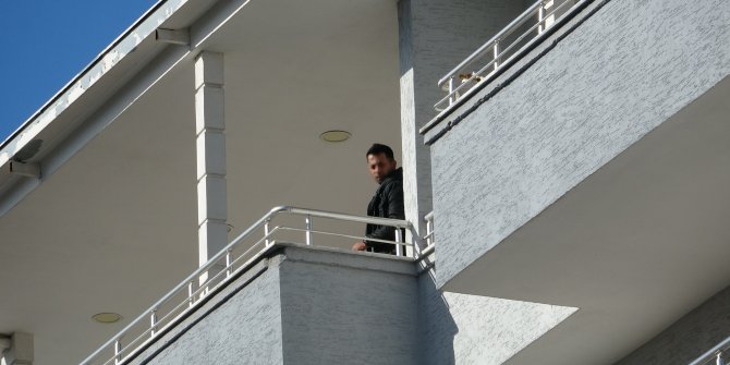 Boşanma aşamasındaki eşini öldürüp kaçtı