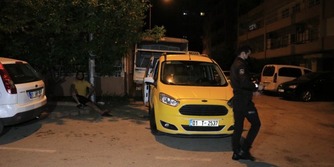 Konuşmak için yanına çağırdığı taksi şoförünü tabanca ile vurdu