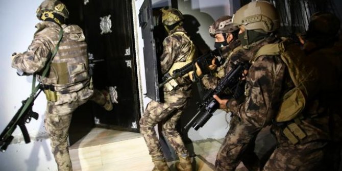 İstanbul'da FETÖ'nün hücre evlerine operasyon: 30 gözaltı