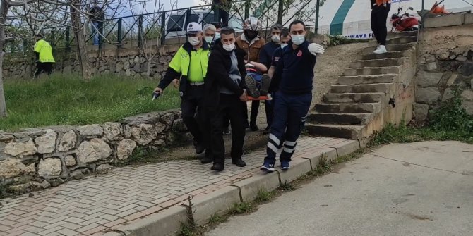Kontrolden çıkan otomobil parka uçtu: 4 yaralı