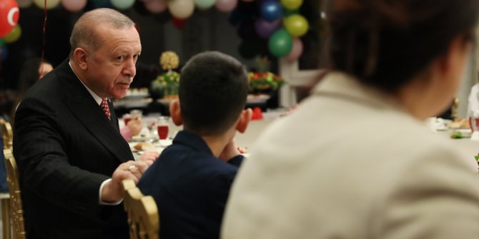 Erdoğan çifti 23 Nisan Ulusal Egemenlik ve Çocuk Bayramı'nda çocuklarla iftarda buluştu