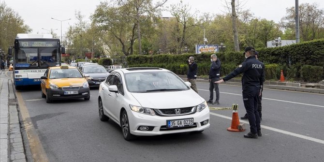 Turska: Prvog dana zatvaranja ulice puste, policija kontroliše dozvole za putovanja