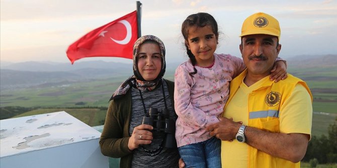 Beş ilin ormanlarına ailecek göz kulak oluyorlar