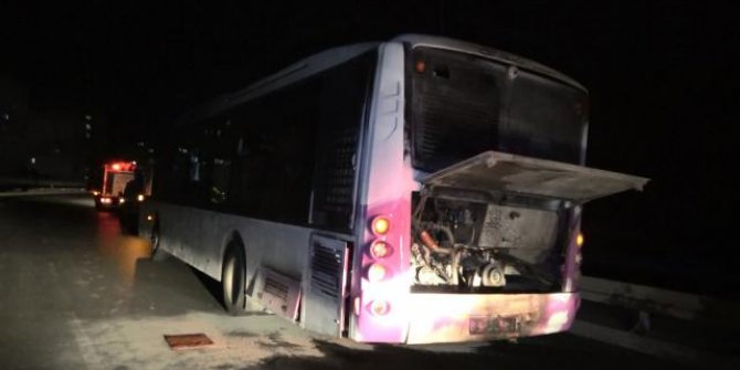 İstanbul'da seyir halindeki otobüs yandı