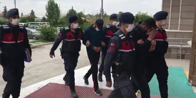 Konya'da demir hırsızları jandarmaya yakalandı