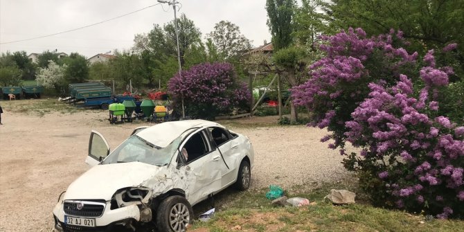 Konya'da otomobil devrildi: 2 yaralı