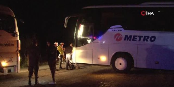 Otobüs önce yanlış yola girdi, sonra yolcuları ile mahsur kaldı