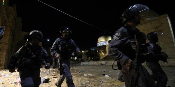 İsrail, Filistinlilere ses bombalarıyla müdahale etti