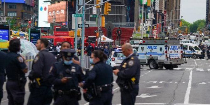 New York Times Meydanı'nda silahlı saldırı: 2 yaralı
