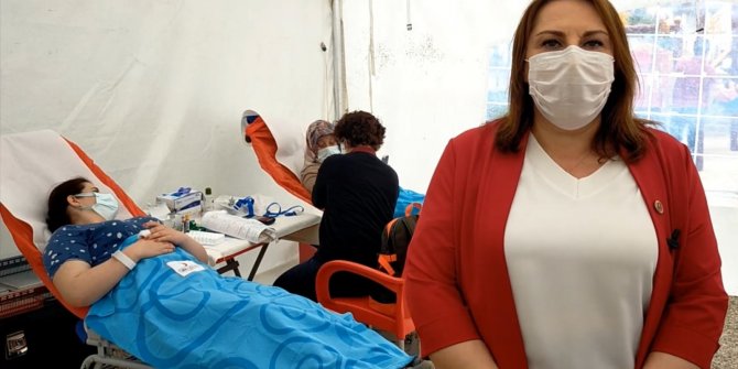 “Kan stokları kritik seviyede” denildi, kadınlar bu kez kan bağışı günü düzenledi