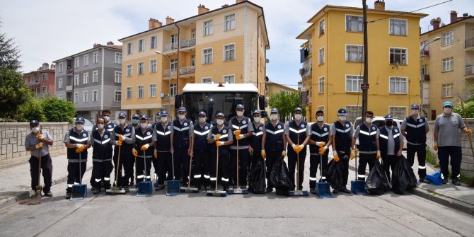 Selçuklu Belediyesi temizlik ekipleri 7/24 mesaide