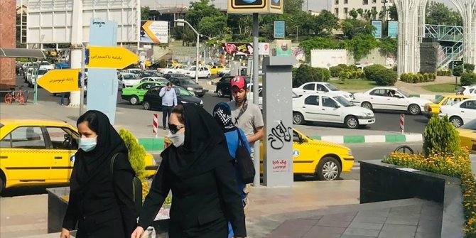 İran'da son 24 saatte 386 kişi Kovid-19'dan hayatını kaybetti