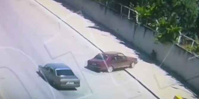 Kaldırımda gelen ölüm kameraya yansıdı