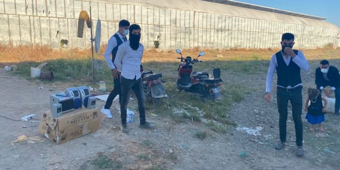 Canlı müzik eşliğinde düğüne jandarma baskını