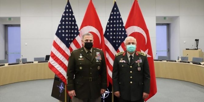 Turkish, US army chiefs meet at NATO meeting