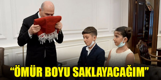 Bakan Soylu, Batman'da Türk bayrağını öpen çocuklarla bir araya geldi
