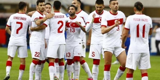İtalya-Türkiye maçının ilk 11'leri