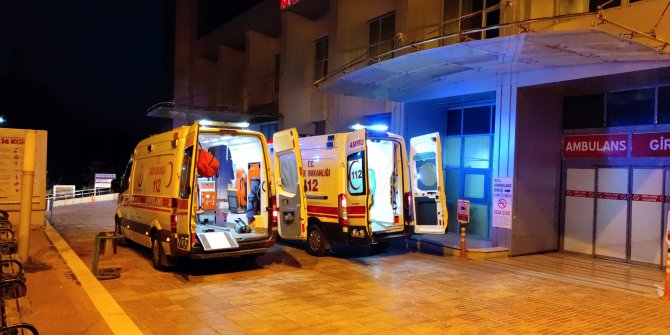 Kamyonetle otomobil çarpıştı: 3'ü çocuk 7 yaralı