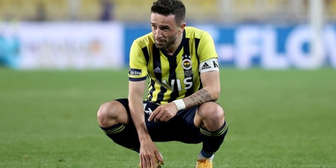 Fenerbahçe'de sağ bek transferi Gökhan Gönül'e bağlı