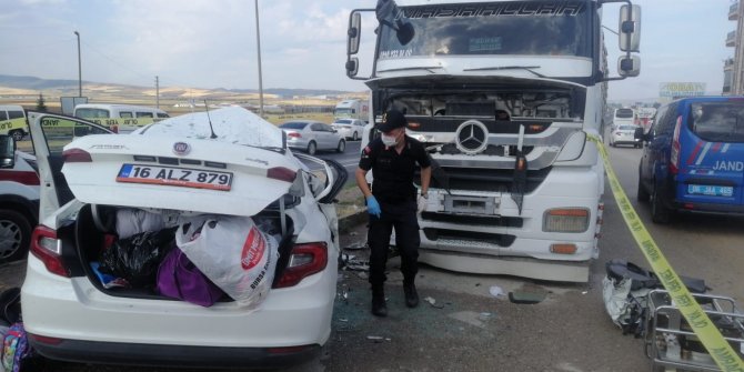 Yoldan çıkan araç başka bir araca çarptı! 2 ölü, 2 yaralı