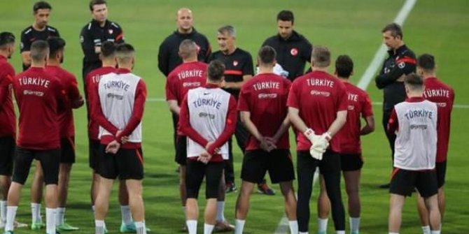 Şenol Güneş'ten revizyon! Galler maçında 3 değişiklik