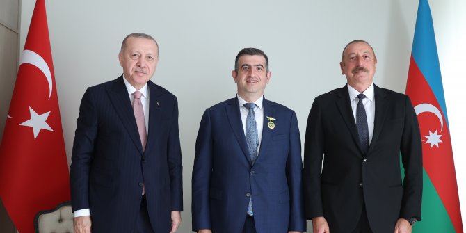 Cumhurbaşkanı Aliyev, Haluk Bayraktar’a ‘Karabağ Nişanı’ verdi