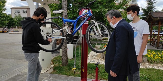 Seydişehir'de iki faklı noktaya bisiklet tamir istasyonu kurdu