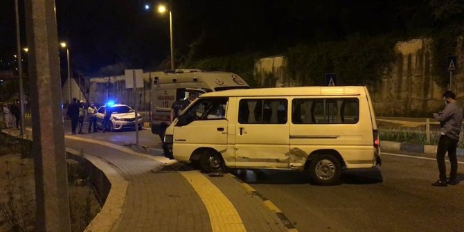 ’Dur’ ihtarına uymayan kadın sürücü kaza yaptı