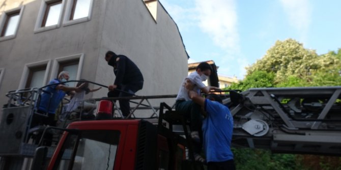 5 katlı apartmanda yangın paniği