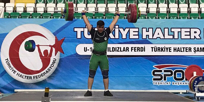 Konyasporlu halterci Türkiye şampiyonu oldu