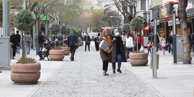 Dr. Öğr. Üyesi Uğurcan: “Tüm insanların aşılarını yaptırmasında fayda var”