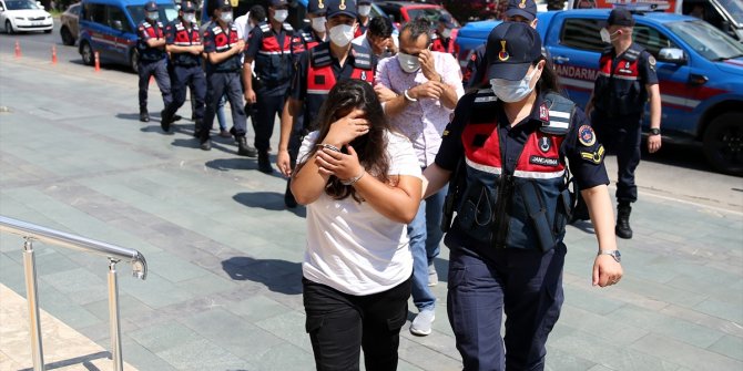 Konya'da ve Antalya'da göçmen kaçakçılığı yaptıkları iddia edilen 7 kişi yakalandı