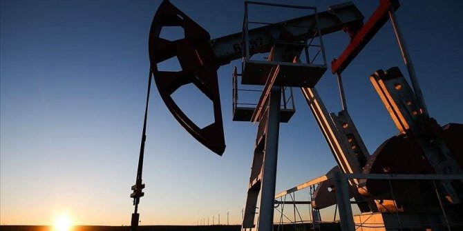 Cijene nafte porasle zbog pada zaliha sirove nafte u SAD-u