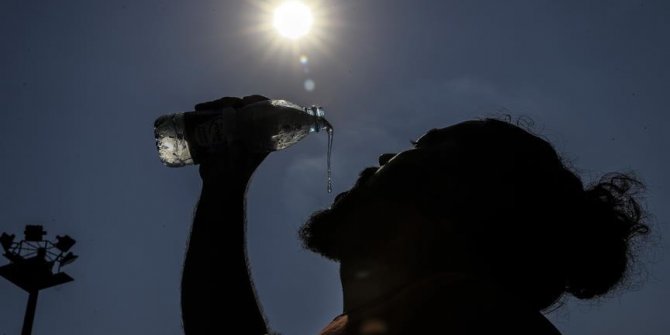 Turkish doctor warns of heat-induced summer ailments