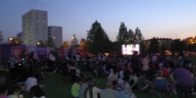 Sancaktepe’de açık havada yazlık sinema günleri başladı