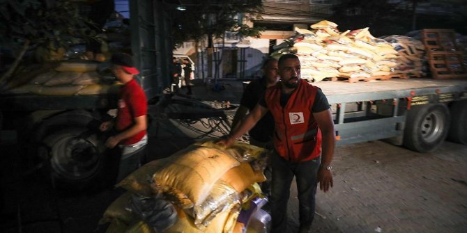 Türk Kızılay'dan Gazze'ye 10 tırlık insani yardım